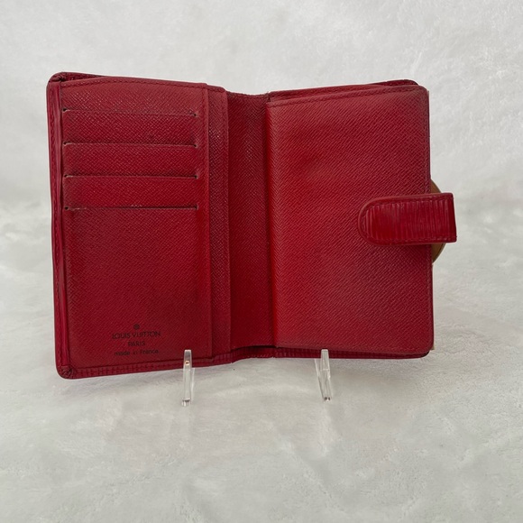 Louis Vuitton Vibrant Red Epi Kiss Lock Wallet - Picture 5 of 9